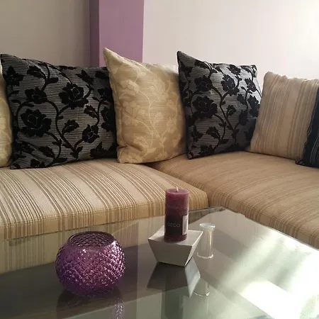 Art House Hotell *